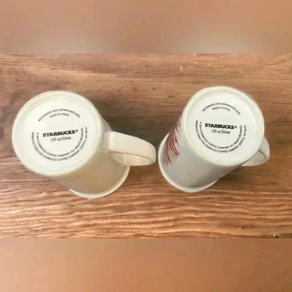 Set of 2 12 ounce Starbucks Starburst Holiday Mugs in pristine condition - Picture 6 of 8
